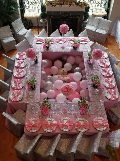 Pink Balloon Dinner Setting/ possibly change to blue if need be I just like the idea of the table decor and balloons in the middle Gabby Party, Mummy Birthday, Balloons Galore, Deco Ballon, Balloon Ideas, Baby Shower Decorations For Boys, בר מצווה, Anniversary Ideas