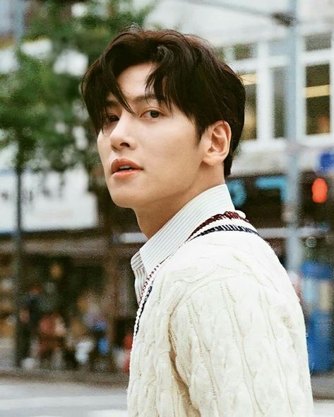 Asian Male Model, Korean Male Actors, Classy Outfits Men, Ideal Boyfriend, Korean Drama Best, Cool Outfits For Men, Ji Chang Wook, Man Alive, 2000s Movies Aesthetic