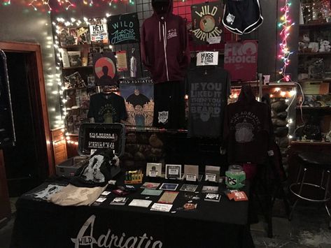 A good merch display: Wild Adriatic Band Merch Display, Merch Display Ideas, Band Merch Ideas, Merch Display, Merch Ideas, Trendy Bracelets, Bracelet Display, Band Stuff, Table Display