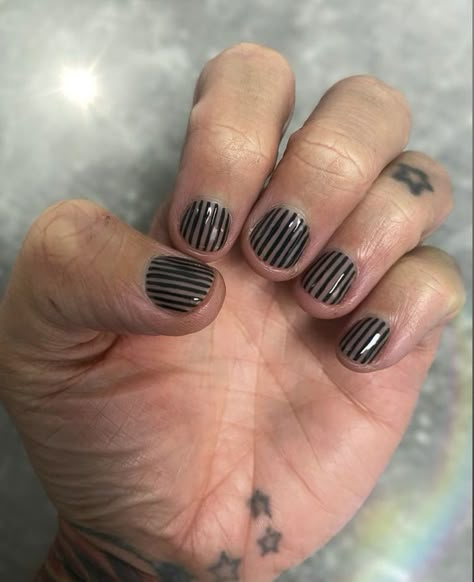 Mens Nails Simple, Masculine Painted Nails, Masculine Nail Polish, Fall Converse Outfit, Non Binary Nail Art, Whimsigoth Nails Short, Indie Sleaze Nails, Nails Grunge 90s, Punk Nails Short