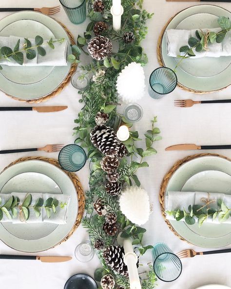 �ＡＭＹ on Instagram: “Morning! A slightly wonky table display this morning 🙃 looking forward to Xmas jumper drinks later 🍸 we had Santa visit last night which…” Dinner Table Styling, Ikea Xmas, Copper Cutlery, Christmas Dinner Table Settings, Classy Christmas Decor, Green Dinner, Christmas Gift Tags Diy, Pretty Christmas Decorations, New Year Table