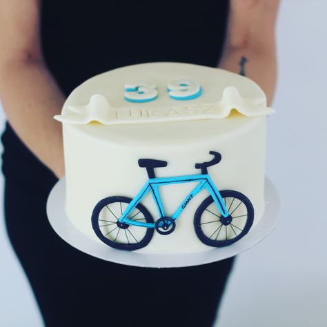 Bicycle Cake Design, Biker Cakes For Men, Cycle Cake Ideas, Bicycle Cake Ideas, Fondant Bicycle, Cycle Cake Design, Cycle Theme Cake, Bicycle Birthday Cakes For Men, Bycicle Cakes