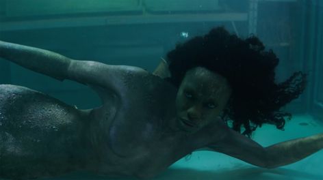 The Predatory Mermaids Of Siren Are Inspired By These Myths & Legends #refinery29 https://www.refinery29.com/en-us/2018/03/195064/siren-tv-show-mermaids-based-on-real-mermaid-legends-myth Siren Freeform, Siren Tv Show, Tom Drake, Siren Show, Sirens Tv, Queen Of Atlantis, Realistic Mermaid Tails, Supernatural Bloopers, Mermaid Inspiration