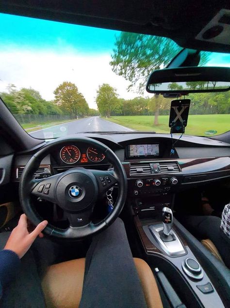 Bmw E60 Interior, E60 Bmw, Bmw M5 E60, Bmw Sports Car, Bmw 320d, Bmw Interior, Bavarian Motor Works, Bmw Sport, Car Deco