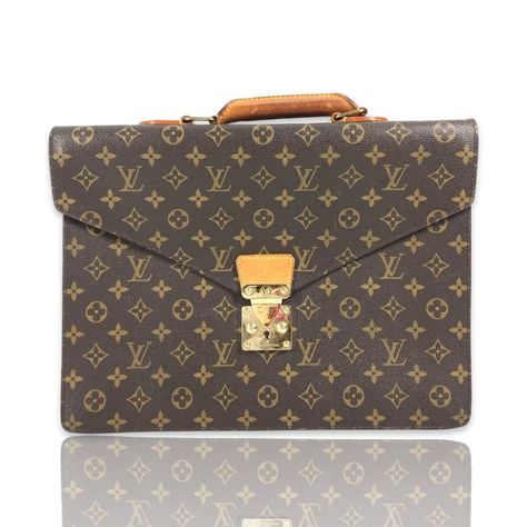 ⭐️ BEST SELLER ⭐️ ❣️ DISCOUNTED❣️ LOUIS VUITTON SERVIET CONSEILLER BRIEFCASE 🌱 Elevate your business style with the LOUIS VUITTON SERVIET CONSEILLER Business Briefcase. Made from high-quality materials, this briefcase offers durability and sophistication. The spacious interior allows for organization of all your essentials, while the sleek design exudes professionalism. Perfect for the modern professional looking to make a statement. ITEM TYPE: Briefcase CATEGORY: Top Handle MODEL: SERVIET ... Discount Louis Vuitton, Business Briefcase, Business Style, Professional Look, Business Fashion, Best Seller, Sleek Design, Top Handle, The Modern