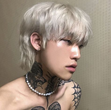 White Hair Men, Bleached Hair Men, Light Blue Hair, Dyed Blonde Hair, Men Hair Color, Punk Hair, Platinum Hair, Permed Hairstyles, Bleached Hair