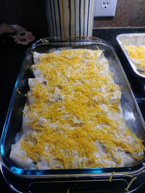 Mexican Food Chicken, Chicken Enchiladas Freezer Meal, Frozen Enchiladas, Freezer Breakfast Meals, Freeze Ahead Meals, Freezer Cooking Recipes, Enchilada Ingredients, Freezer Dinners, Freezable Meals