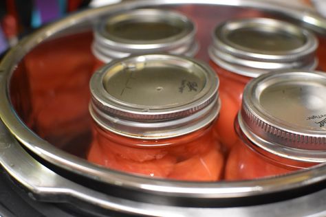 Canning in an Instant Pot Max – Food in Jars Stewed Tomatoes Canning Recipe, Canning Carrots Recipes, Canned Tomato Salsa, Canning Pasta Sauce, Salsa With Canned Tomatoes, Canned Tomato Recipes, Canning Beans, Canning Tomatoes Recipes, Canned Carrots