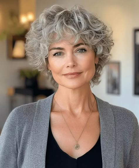 Highlights For Women, Curly Crop, 2024 Hairstyles, Modern Short Hairstyles, Haircuts For Older Women, Short Haircut Styles, Hairstyles For Women Over 60, Wavy Bob Hairstyles, Hair Older Women