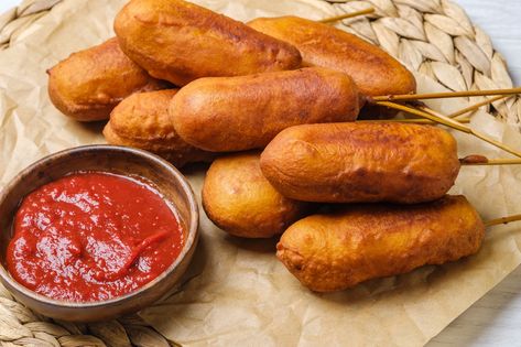 Original Corn Dogs selber machen Corn Dogs, Pretzel Bites, Corn, Toast, Food And Drink, Bread, Snacks, Meat, Dogs