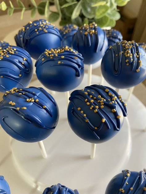 Sonic Cakepops Ideas, Sonic Cake Pop Ideas, Blue Cake Pops Birthday, Sonic Food Ideas, Sonic Cakepops, Royal Blue Cake Pops, Blue And Gold Cake Pops, Sonic Cake Pops, Cake Pops Blue