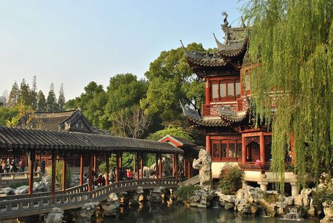 Yu Garden Yu Garden Shanghai, Yuyuan Garden, Garden Editorial, Old Fashioned House, Famous Bridges, The Bund, High Building, Love Or Hate, Innovative Architecture