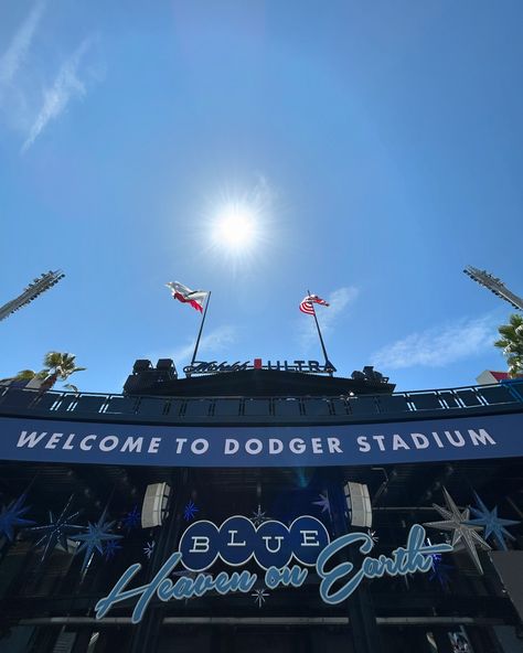 First Dodger’s Game in LA ⚾️ 💙 Dodgers Game Aesthetic, Dodger Game Aesthetic, Dodger Stadium Aesthetic, Dodger Aesthetic, San Core, Dodgers Aesthetic, Daniel San, Dodgers World Series, Dodger Baseball