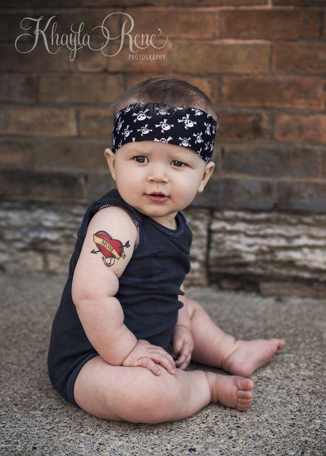 3 People Costumes, 7 Month Baby, Photo Bb, 7 Month Old Baby, Boy Photo Shoot, Baby Photoshoot Boy, Newborn Baby Photoshoot, Baby Boy Photography, Baby Poses