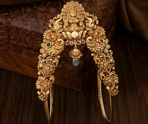 Gold Wedding Jewelry Necklace, Vanki Designs Jewellery, Pretty Gold Necklaces, Marriage Jewellery, 22 Carat Gold Jewellery, Wedding Jewelry Sets Bridal Jewellery, Diamond Jewelry Set, Latest Model Blouse Designs, Antique Gold Jewelry Indian