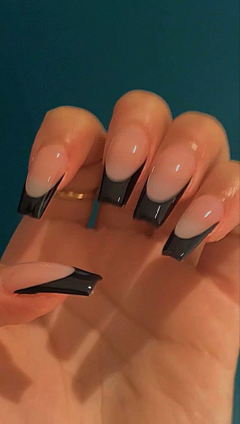 black tip nails Simple Black Nail Designs Coffin, Homecoming Nails 2023, Basic Acrilyc Nails, Coffin Nails Black Women, Coffin Deep C Nails, January Nails Coffin, Nail Ideas Ballerina Shape, Simple Nail Inspo Coffin, Nail Inspo Coffin Medium