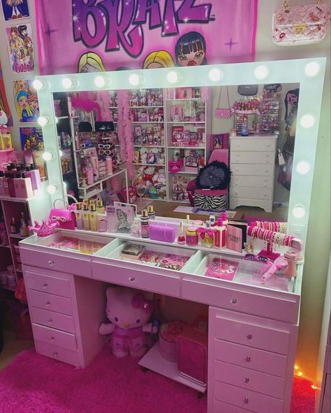 Y2k Bratz Bedroom, Girly Grunge Aesthetic Room, Bratz Aesthetic Room Decor, Pink Y2k Room Decor, Bratz Room Ideas, Bratz Bedroom Aesthetic, Mcbling Room Aesthetic, 2000 Room Aesthetic, Bratz Room Aesthetic