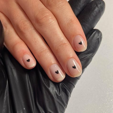 Alyx Lippiatt on Instagram: “More tiny black hearts 🤩🖤 ⠀⠀⠀⠀⠀⠀⠀⠀⠀ ⠀⠀⠀⠀⠀⠀⠀⠀⠀ ⠀⠀⠀⠀⠀⠀⠀⠀⠀ Nail prep with @officialnavyprotools ⠀⠀⠀ Creme base @biosculpturegelgb ⠀⠀⠀⠀⠀ Inspo…” Black And Nude Nails, Natural Nail Designs, Heart Nail Designs, Moon Nails, Heart Nail Art, Nude Nail Designs, Black Nail Designs, Heart Nails, Valentines Nails