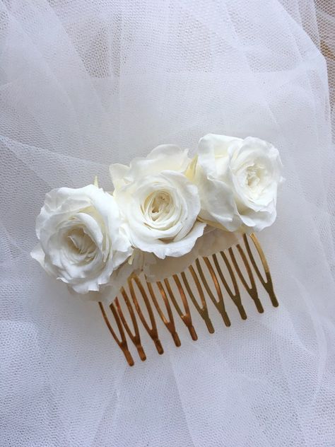 Minimal Bridal Hair, Flower Updo, Wedding Sides, Bride Hair Piece, Boho Bridal Hair, Princess Bridal, Side Comb, Romantic Wedding Inspiration, Bridal Flower Crown