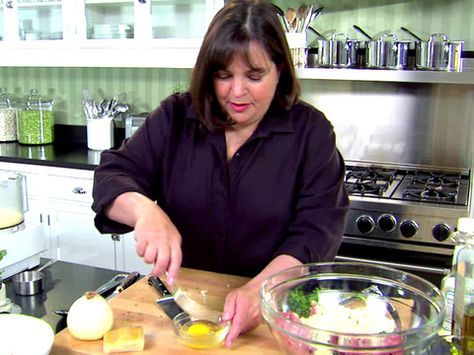 Ina Garten's meatballs - delicious! Ina Garten Meatballs, Shrimp And Orzo, Meatballs And Spaghetti, Daily Yum, Best Ina Garten Recipes, Barefoot Contessa Recipes, Prosciutto Recipes, Video Food, Panzanella Salad