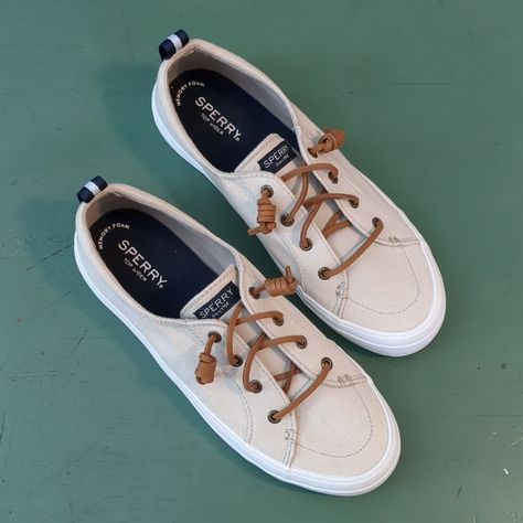 White Slip On Sneakers, Slip On Tennis Shoes, Sperry Women's, Womens Boat Shoes, Top Sneakers Women, Tan Shoes, Sneakers Blue, Sperry Shoes, Sneakers Grey