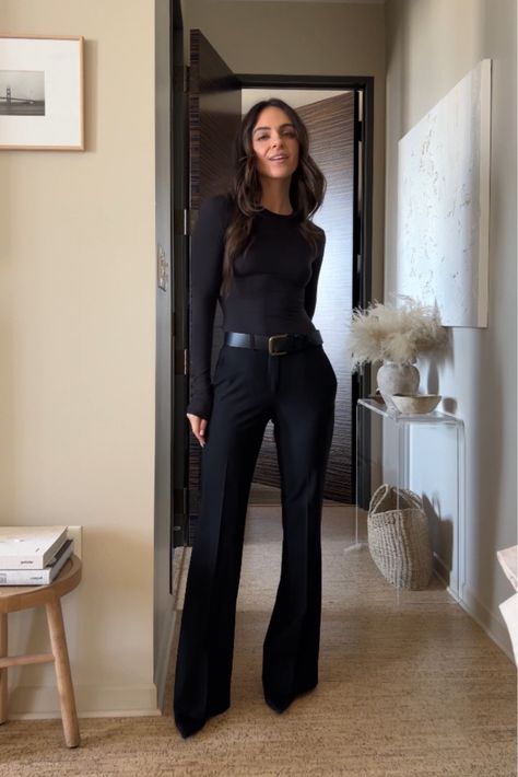 SKIMS - Black Fits Everybody Long … curated on LTK Agent Outfits For Women, Host Outfit Restaurant, Exec Photoshoot, Black Work Outfit, Mode Gossip Girl, Outfit Botas, Adrette Outfits, Classy Business Outfits, Job Clothes