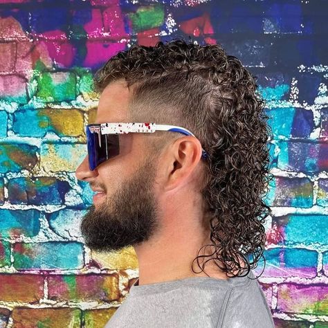 Perm Mullet, Permed Mullet, Loose Perm, Mullet Hairstyles, Mullet Hair, Wow Hair Products, Monochrome Makeup Look, Mullet Haircut, Curly Mullet