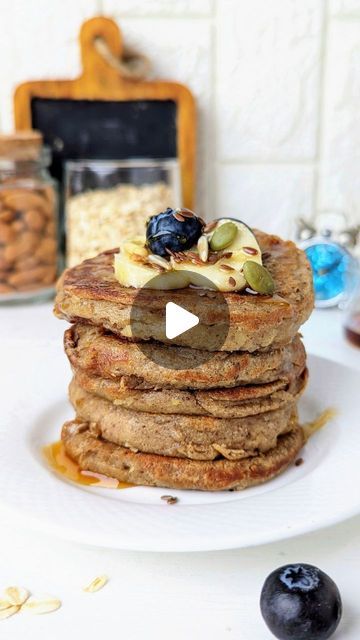 Pancakes Eggless, Pancakes Oats, Oats Pancakes, Eggless Pancakes, Banana Oat Pancakes, Pitted Dates, Healthy Pancakes, Eggless Recipes, Air Fry Recipes