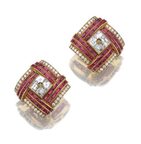 Diamond Cufflinks, Diamond Tops, Bijoux Art Nouveau, Earrings Square, Diamond Earrings Design, Ear Clips, Wedding Jewellery Collection, Diamond Jewelry Designs, Gold Jewelry Simple