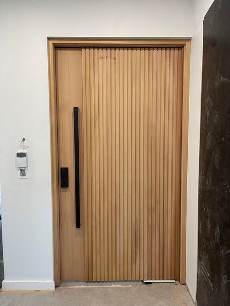 Japandi Door, Hall Room Design, Bedroom Door Handles, Exterior House Doors, Modern Entrance Door, Modern Entrance, Custom Doors, Door Gate Design, Home Stairs Design