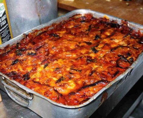 Eggplant Parmigiana, Ancient Recipes, Italian Vegetables, Recipes With Few Ingredients, Artichoke Recipes, Southern Dishes, How To Cook Ham, Italian Recipes Authentic, Sauce Tomate