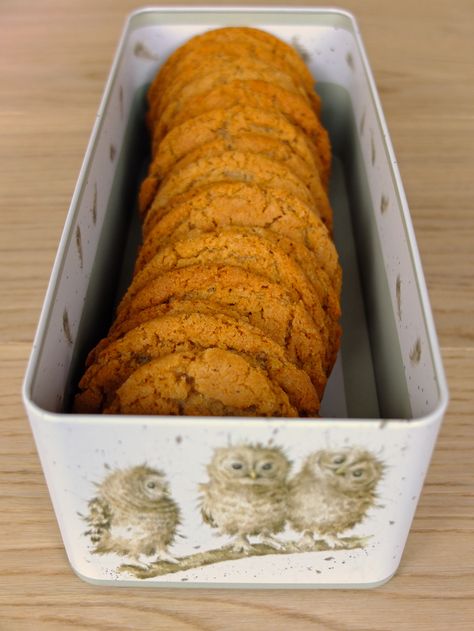 Cornish Fairings - The BEST Ginger Biscuits - thinlyspread.co.uk Ginger Buiscits Recipes, Biscuit Recipes Uk, Best Homemade Biscuits, English Biscuits, Chewy Chocolate Cookies, Ginger Biscuits, Homemade Biscuits, British Food, Ground Nutmeg