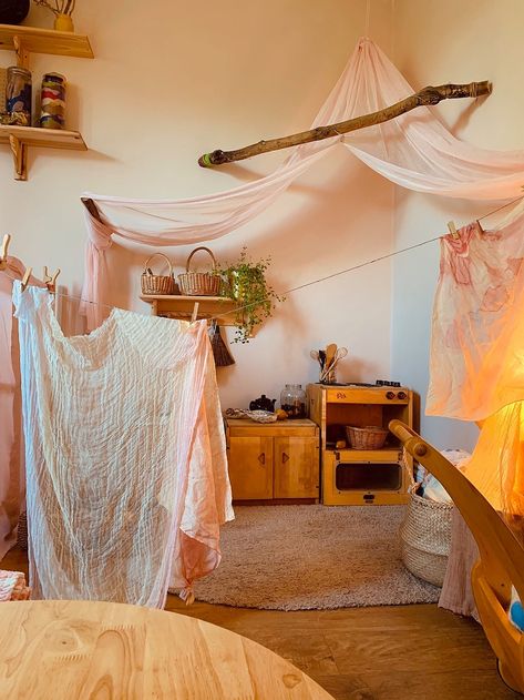 Waldorf Bedroom, Waldorf Playroom, Steiner Waldorf Education, Waldorf Education, Rudolf Steiner, Play Spaces, Corner House, Unschooling, Play Space