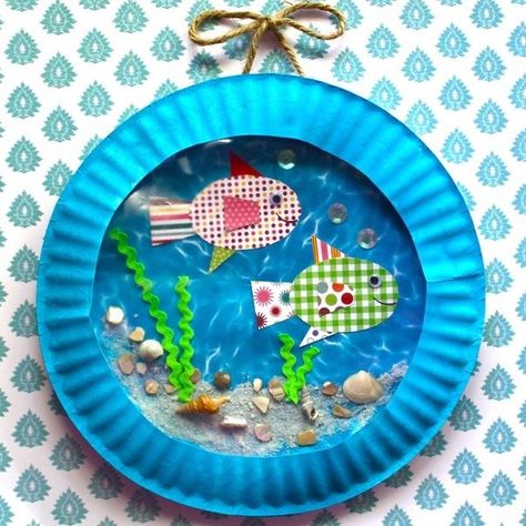 DIY aquarium Aquarium Craft, Fish Crafts, Fish Aquarium, Ocean Crafts, Paper Plate Crafts, Plate Crafts, Crafty Kids, Childrens Crafts, Paper Plate