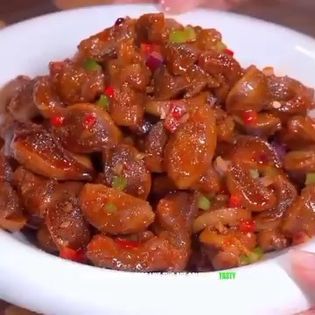 Chicken Gizzards, Salt And Pepper Chicken, Cooking Tutorials, Pepper Chicken, Chicken Stuffed Peppers, Easy Cooking, Home Cooking, Delicious Recipes, Spreads