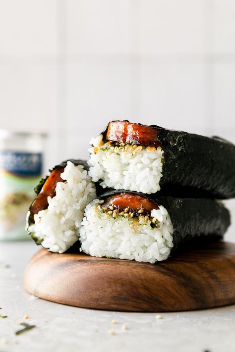 Best-Ever Spam Musubi (Hawaiian Family Recipe, Step-by-Step!) Spam Musubi Sauce, Musubi Sauce, Tiki Food, Homemade Spam, Tuna Poke Bowl Recipe, Spam Musubi Recipe, Musubi Recipe, Spam Recipes, Poke Recipe