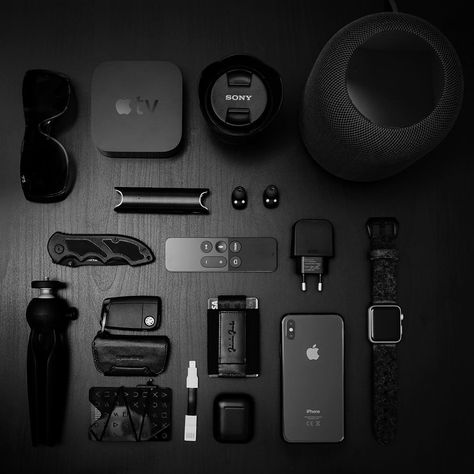 Black Setup, Sony Speaker, Colour Themes, Top Gadgets, Apple Technology, Black Everything, Watch Charger, Black Apple, Black Luxury