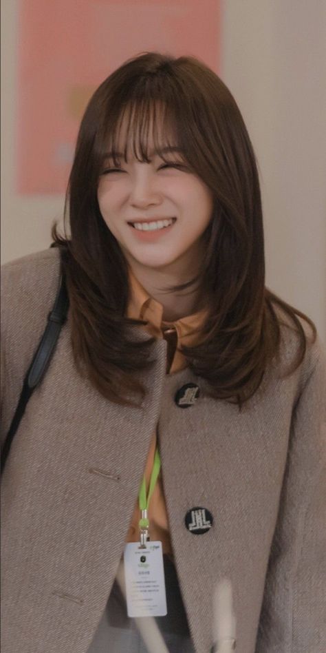 Hair Ideas Low Maintenance, Kdrama Bangs Hair, Popular Bangs Hairstyle, Business Proposal Hairstyle, Haircuts For Sharp Jawline, Korean Medium Hair With Bangs, Kim Sejeong Haircut, Kdrama Haircut, Cute Korean Haircut