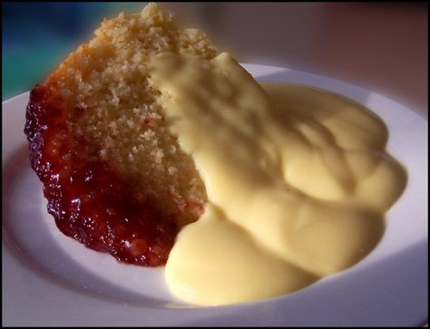 This has been my husband's favourite dessert since he was a small child. Use the jam of your choice. We love plum jam and I tend to double the quantity of jam. The texture is similar to a warm cake. Delicious with ice-cream and/or cream. Jam Pudding, Steam Pudding, Steamed Pudding Recipe, Pudding Recipes Homemade, Scottish Desserts, Hard Sauce, Jam Butter, Doughnut Recipe Easy, Homemade Pudding