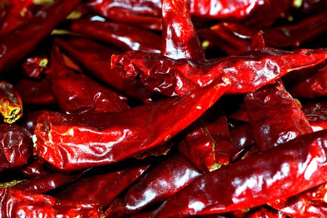 Chili Peppers Recipes, Thai Chili Peppers, Dried Red Chili Peppers, Thai Chili Pepper, Chili Pepper Recipes, Chilli Plant, Dried Chili Peppers, Fruit Du Dragon, Thai Sauce