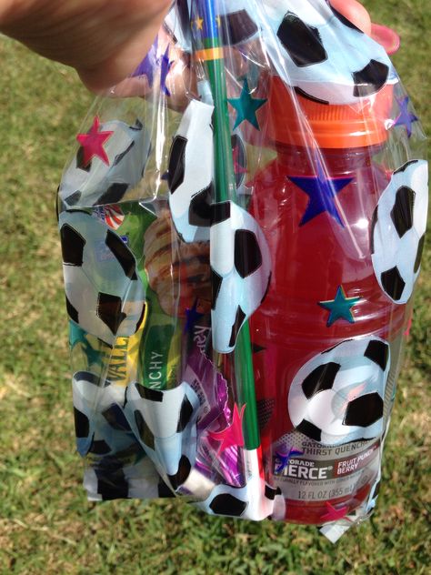 Soccer snacks Soccer Snack Bags, Snack Bag Ideas, Soccer Snacks, Sports Snacks, Team Snacks, Soccer Bag, Bags Ideas, Bag Ideas, Snack Bags