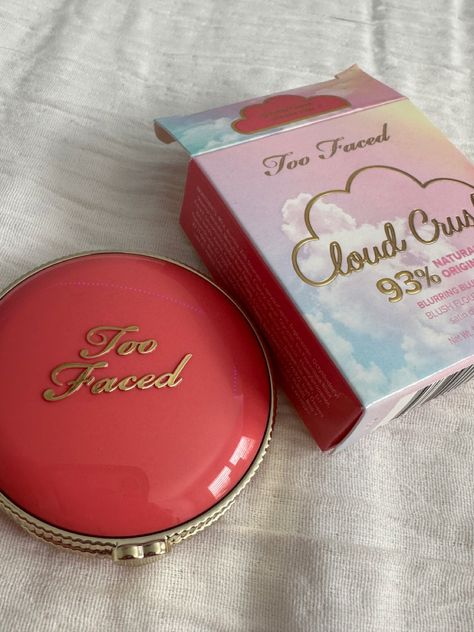 Too Faced Blush Golden Hour, Two Faced Blush, Blush Aesthetic, Too Faced Blush, Glitter Blush, Makeup Accesories, Pretty Pens, Ethereal Makeup, Makeup Needs