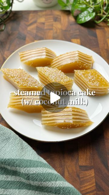 Susanna 🍜 easy recipes on Instagram: "🥥 This Toisan steamed tapioca cake is probably the most nostalgic dessert from my childhood! Every special occasion, my grandma and mom would make their version of this. This version with alternating milk layers is my mom’s (which is untraditional*) — and I’m excited to finally share it after many of you have requested it 😊  *the traditional toisan version is just brown sugar layers! my next video shows this version   Full recipe is on smellylunchbox.com Tapioca Flour Recipes Baking, Gluten Free Asian Desserts, Tapioca Dessert Recipe, Tapioca Coconut Milk Dessert, Tapioca Starch Recipes, Steamed Desserts, Thai Tapioca Dessert, Steamed Tapioca Cake, Tapioca Recipe