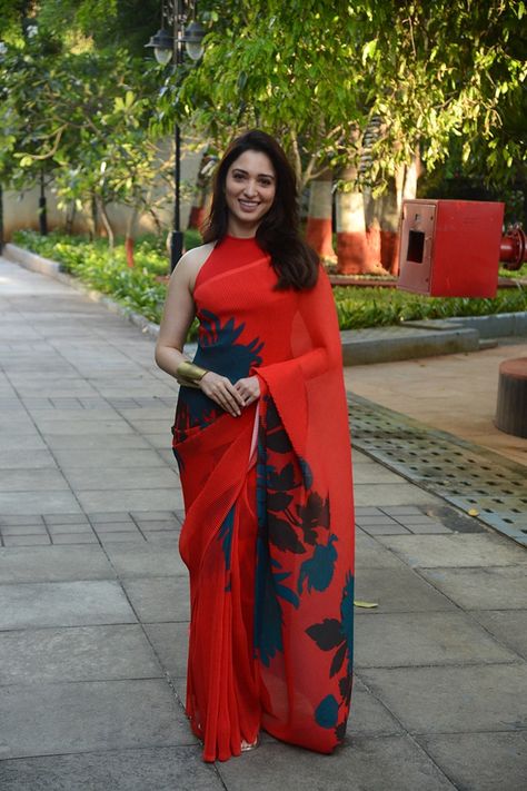 Saree At Work, Red Saree With Sleeveless Blouse, Red Saree With Blue Blouse, Blue And Red Saree, Saree Creative, Trending Sarees, Kerala Saree Blouse Designs, Simple Saree Designs, Indian Sari Dress