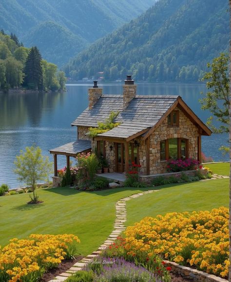 Small Vintage House, Cottage Life Aesthetic, Mountain House Aesthetic, English Countryside House, Country Side House, Cottagecore Landscape, New Zealand House, House In The Mountains, Dream Life House