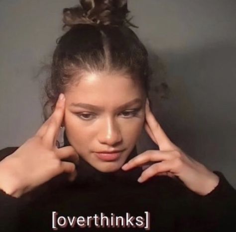 Zendaya Maree Stoermer Coleman, Celebrity Memes, Reaction Videos, Zendaya Style, Reaction Face, Zendaya Coleman, Funny Profile, Funny Reaction, Mood Humor