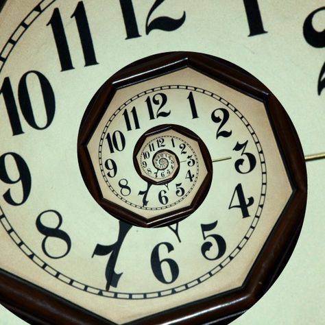 spiral clock, this is my favourite image, you could make it spin like a vortex 하울의 움직이는 성, Unusual Clocks, Time Loop, Cool Clocks, Time Stood Still, Time Keeper, Old Clocks, Unique Clocks, Time Clock