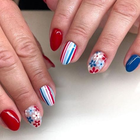 Easy 4th Of July Nails, 4th Of July Nail Ideas, 4th Of July Nail, Patriotic Nails Design, Firework Nails, Flag Nails, Nail Aesthetic, Patriotic Nails, Usa Nails