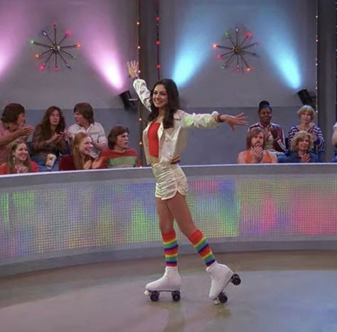 70s Roller Skating Outfits, 70s Roller Skating, Roller Skating Outfit, 70s Roller Disco, Disco Roller Skating, Jackie Burkhart, Roller Skating Outfits, Skating Outfit, 70s Show