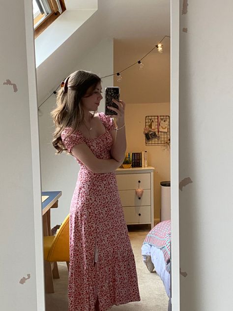 Easter Outfit Women Aesthetic, Boxy Style Fashion, Cute Dresses Long Modest, Pretty Dresses Modest, Christian Dress Outfit, Modest Summer Outfits Jewish, Flowy Girly Outfits, Modest Feminine Summer Outfits, Modest Girly Outfits Aesthetic